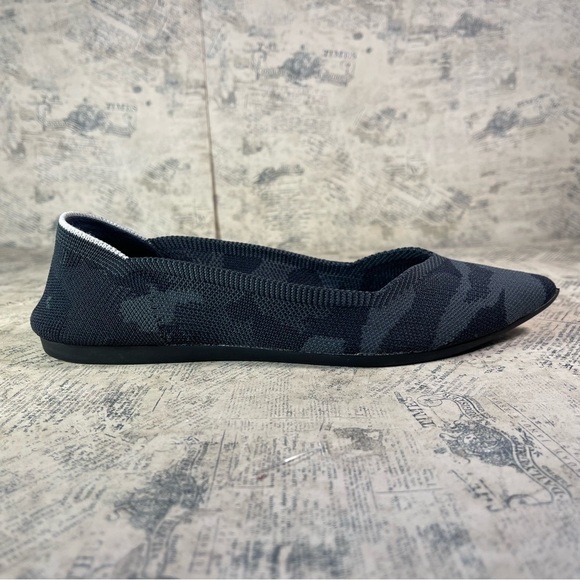 Rothy's Retired The Point Gray Camo Camouflage White Halo Pointed Flats Shoes - Picture 1 of 14